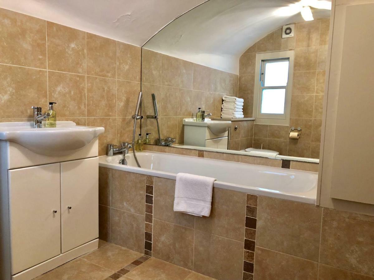 Victoria Station Apartment Лондон Экстерьер фото
